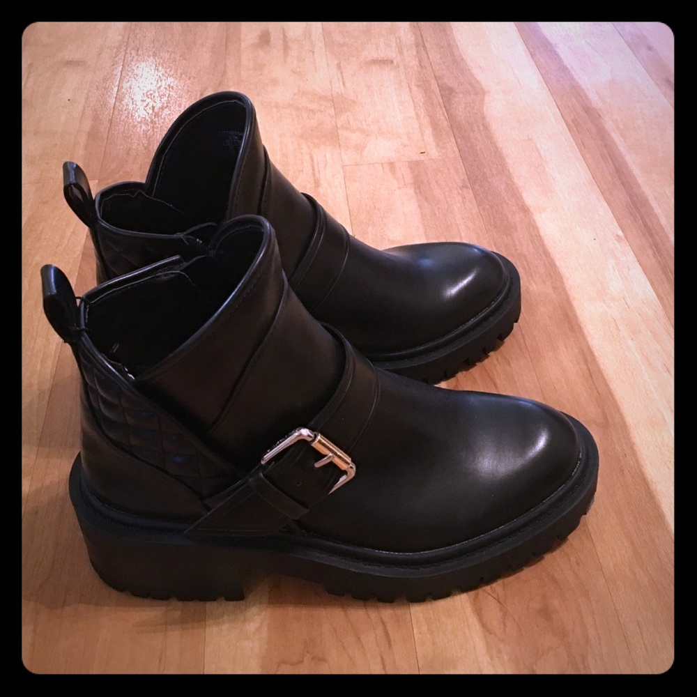 New Zara black boots